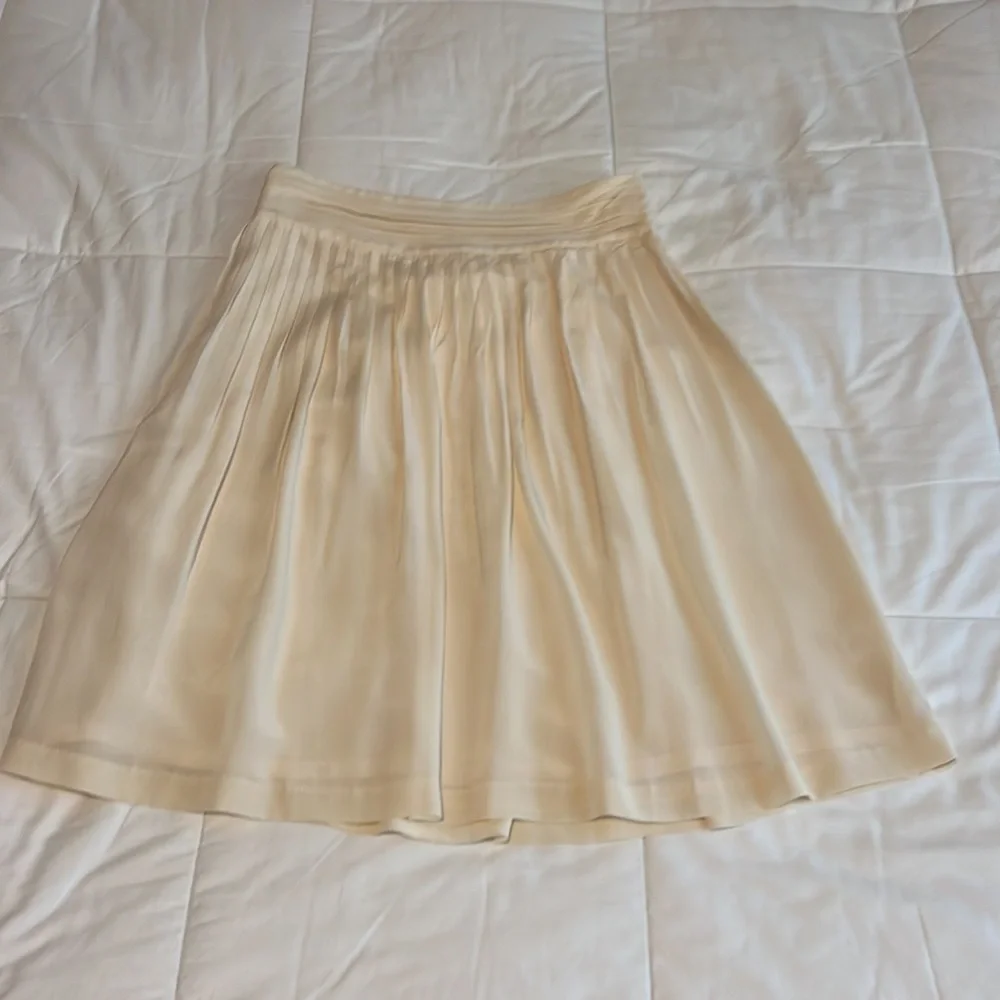 Banana Republic cream ivory silk pleated skit midi with lining zipper closure 0 - Picture 3 of 8